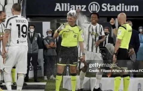 国际比赛日欧冠传出新动向；巴塞罗那刷新队史纪录；管理层表态：球迷炸锅；纪律约束更严格的简单介绍-雷速电竞