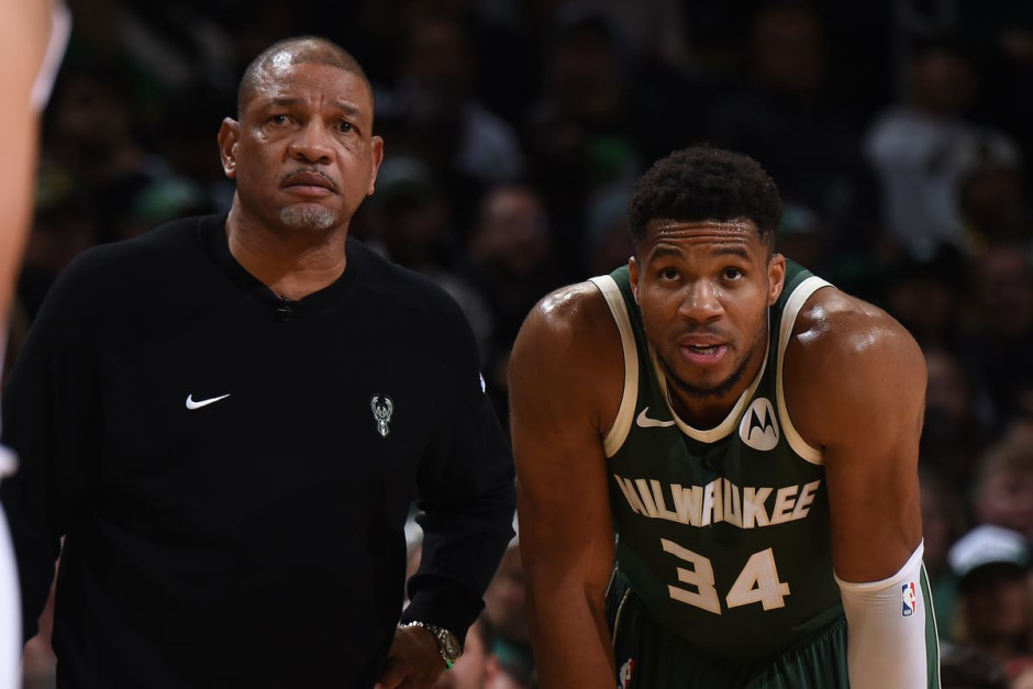 关键时刻NBA季后赛焦点战，密尔沃基雄鹿复出首秀，更衣室稳定，团队化学反应显著的简单介绍