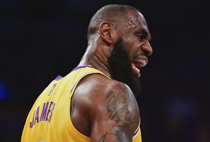 关于NBA常规赛窗口期走向成谜，阿斯顿维拉迎来里程碑，信心回归，更衣室氛围转暖的信息-雷速登录入口